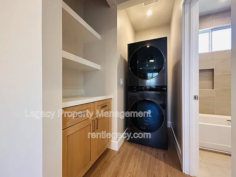 1195 Heather Ct #A — Photo 7