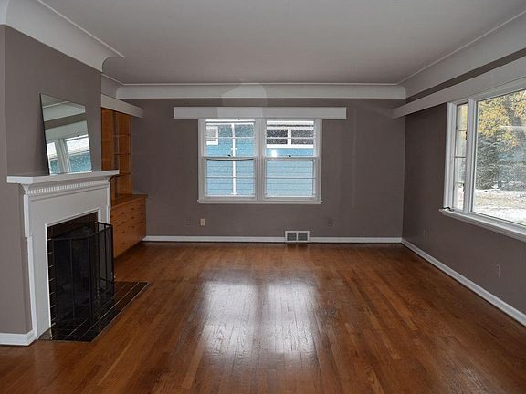 3rd image of 1442 Peninsula Dr