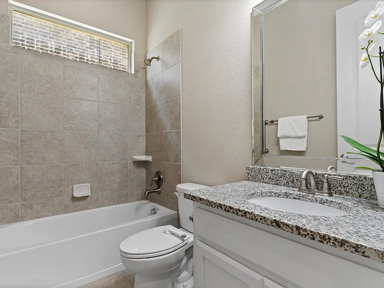 2703 Navarro Trl — Photo 21