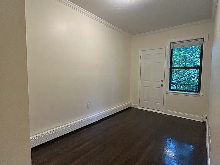435 Walnut Ave #6 — Photo 5