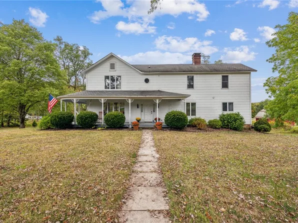713 Mill Run Rd, Mill Run, PA 15464