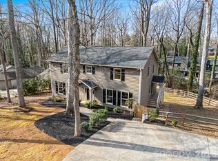 8 Hickory Ridge Ct, Clover, SC 29710