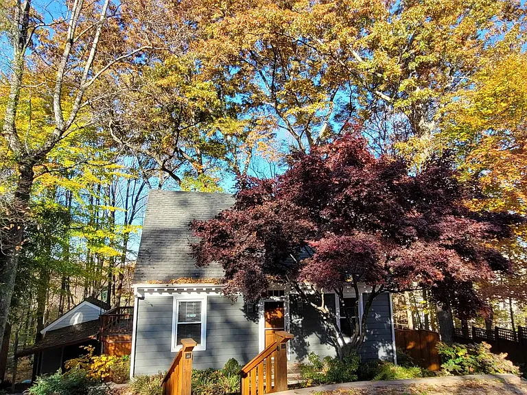 102 Slate Pl — Photo 1