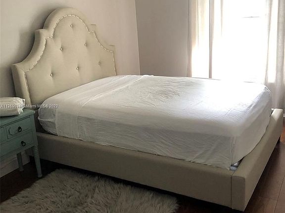 2nd image of 2270 NE 68th St APT 1924