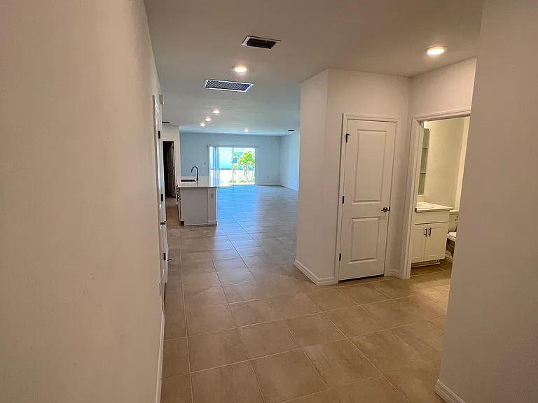 326 SW 31st Ave — Photo 6