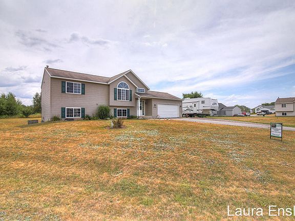 3rd image of 2160 Antler Ct NE
