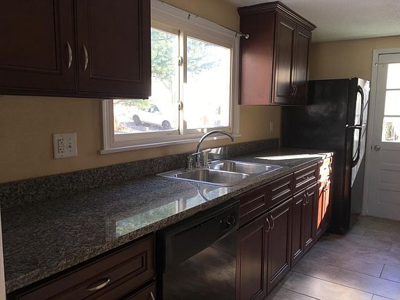 5th image of 3024 S 10th St