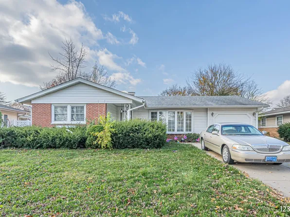 440 Charing Cross Rd, Elk Grove Village, IL 60007
