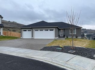 1075 Klamath Ct, Richland, WA 99352