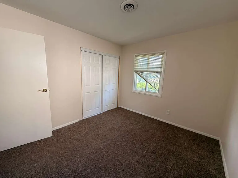 736 W Northgate Pkwy — Photo 5