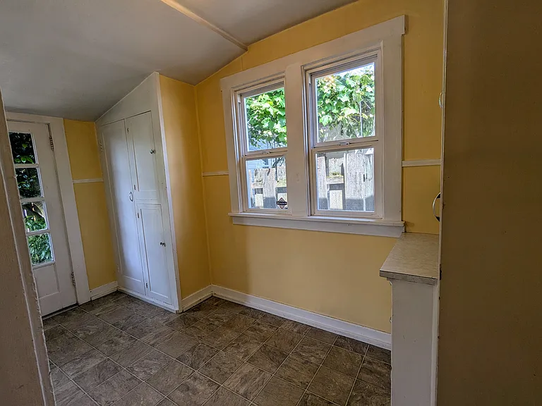 2913 N Alder St — Photo 12