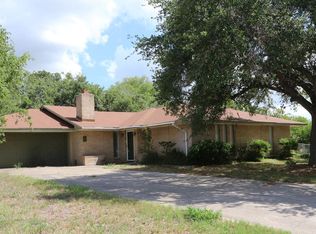 703 E Huntington St, Beeville, TX 78102