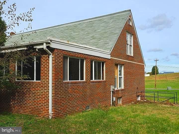 2nd image of 3352 Lyons Creek Rd