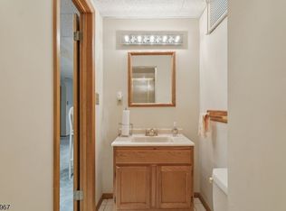 15 Eastwood Blvd, Manalapan, NJ