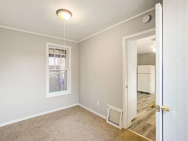 657 Bedford St — Photo 10