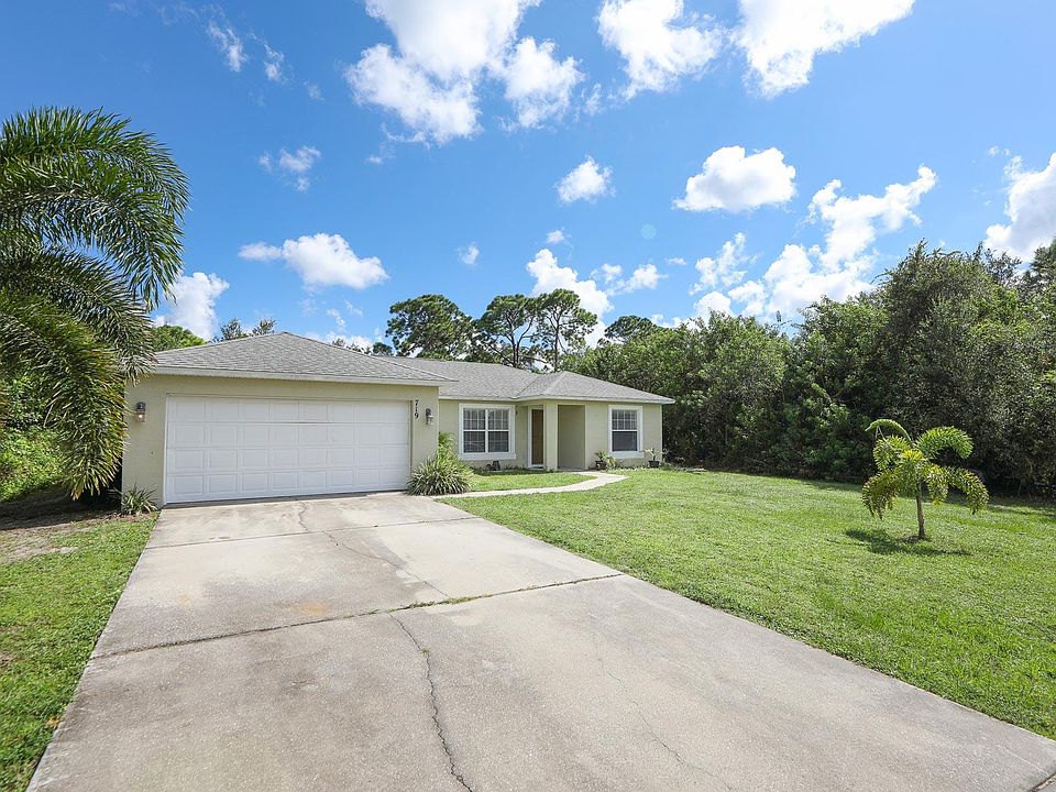 1st image of 719 NW Cardinal Dr