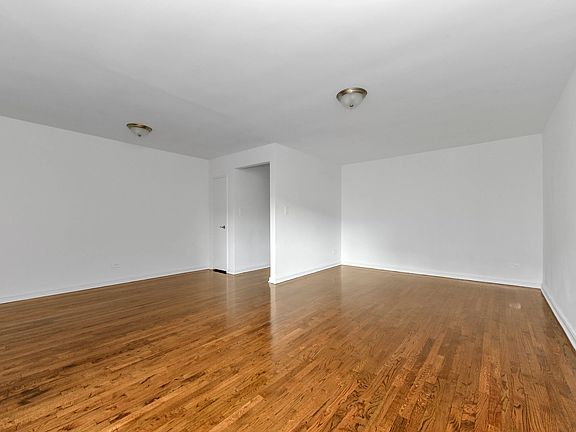 2nd image of 10-40 Neilson St #2L