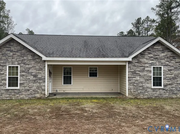422 Union Woods Dr, Brodnax, VA 23920