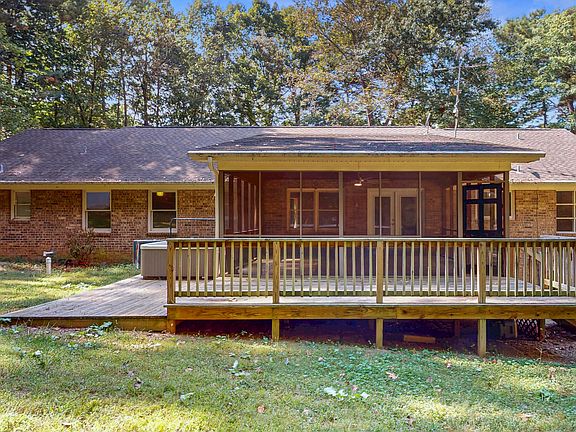 3rd image of 1531 Clearwater Dr