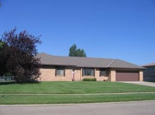 209 Broadmoor Dr, South Sioux City, NE 68776