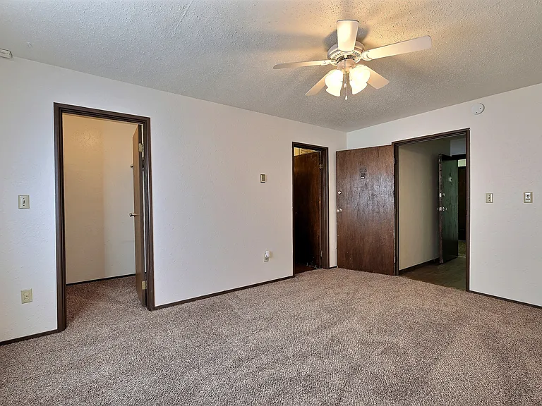 Fargo, ND Kingswood Apartments | Bedroom
