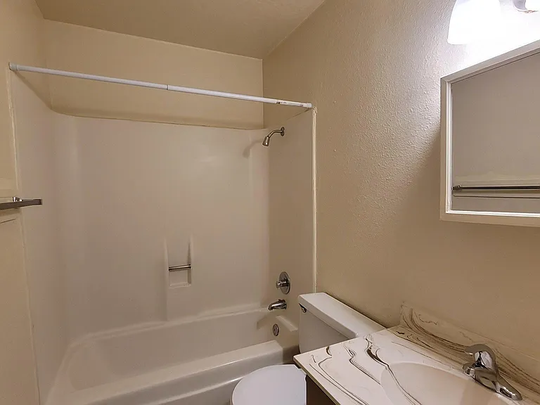 1410 S Espina St #7 — Photo 15