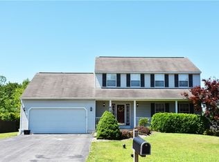 6195 Carriage Shop Rd, Cicero, NY 13039