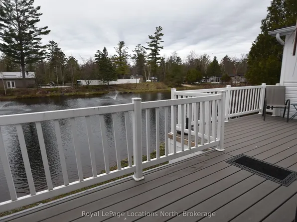 20 Topaz St W, Wasaga Beach, ON L9Z 1X7