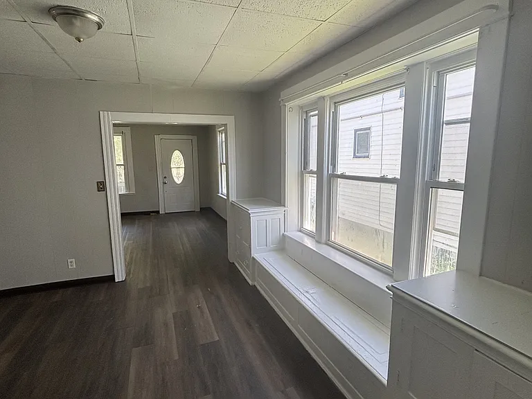 6819 Hope Ave — Photo 2