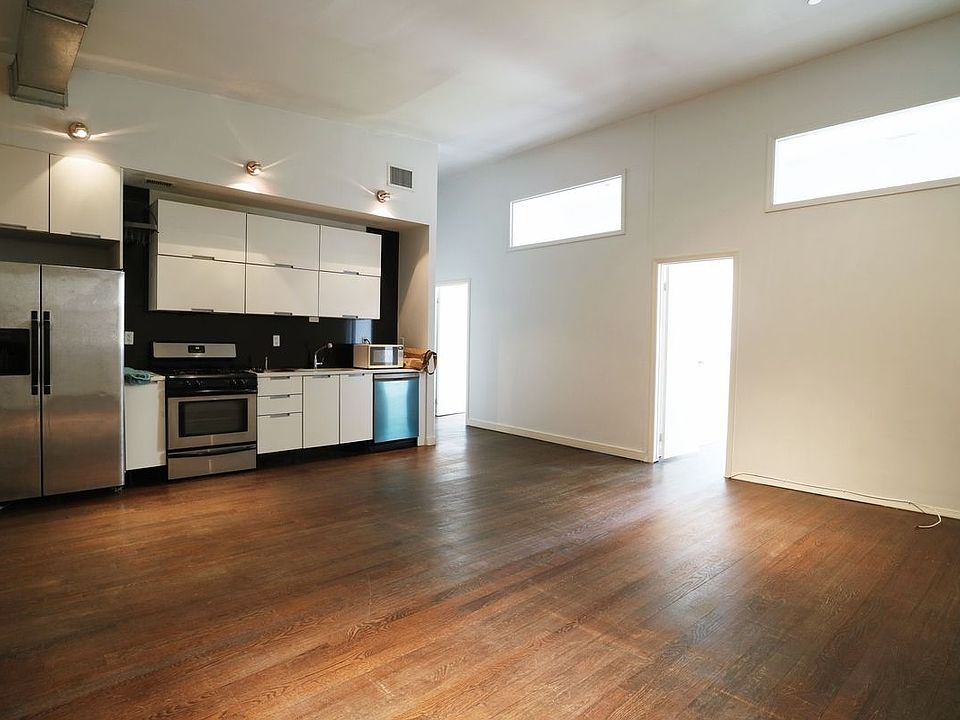 1st image of 122 Seigel St #4C