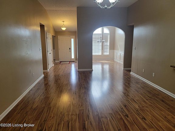 5th image of 10507 Waycross Ave
