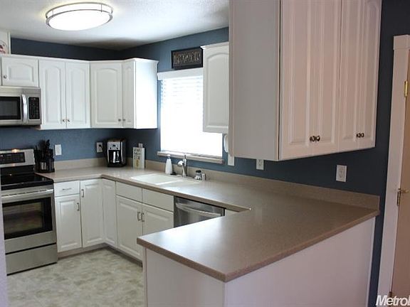 3rd image of 5029 Bowman Oaks Way