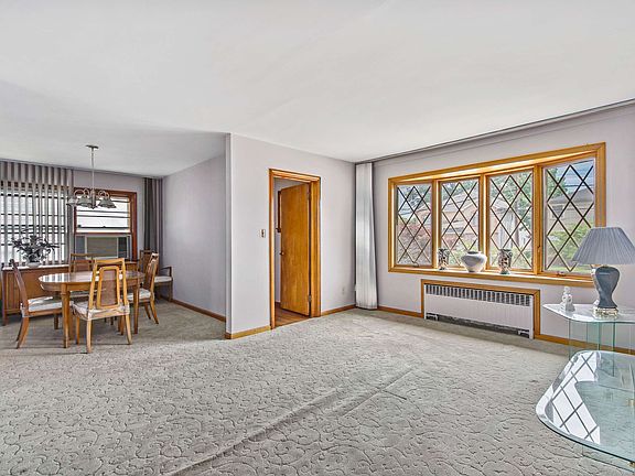 4th image of 542 Woolley Ave