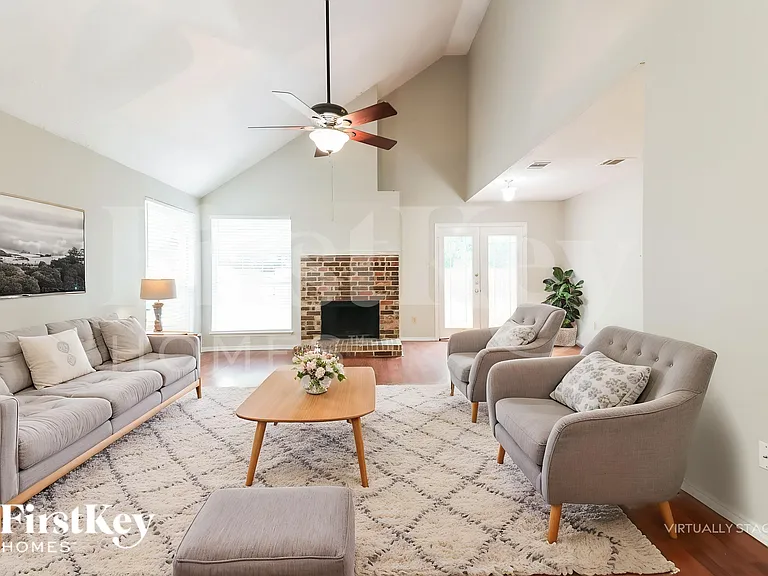 1733 Prescott Dr — Photo 4