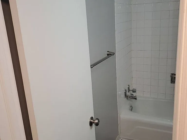 Stratford East Apartments — Photo 115