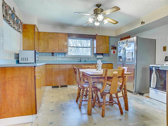 3rd image of 8665 W Shore Dr