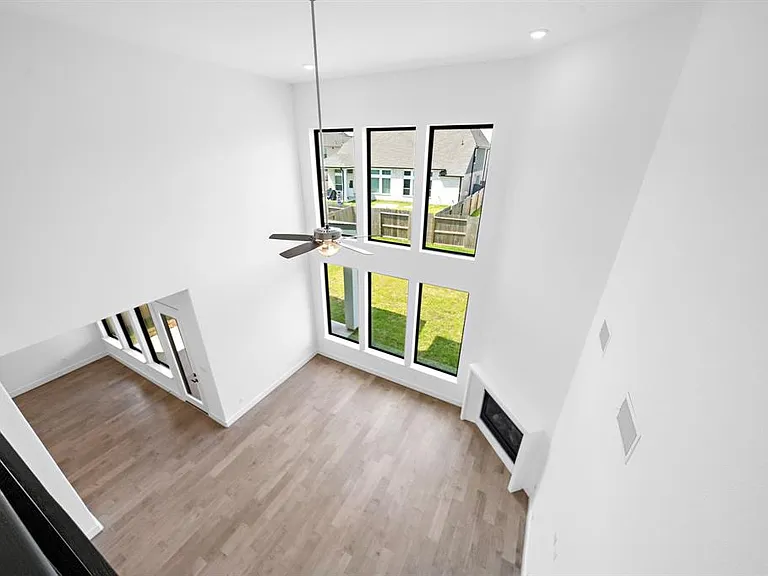 9806 Oakwood Trl — Photo 15
