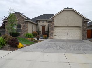 583 Grey Hawk Way, Central Pt, OR 97502