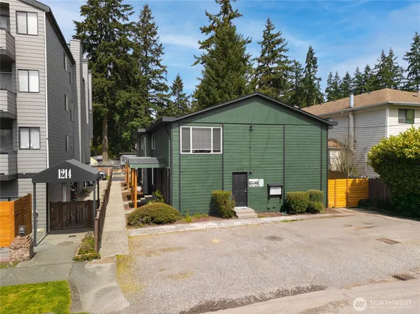 1220 N 137th Street #C, Seattle, WA 98133