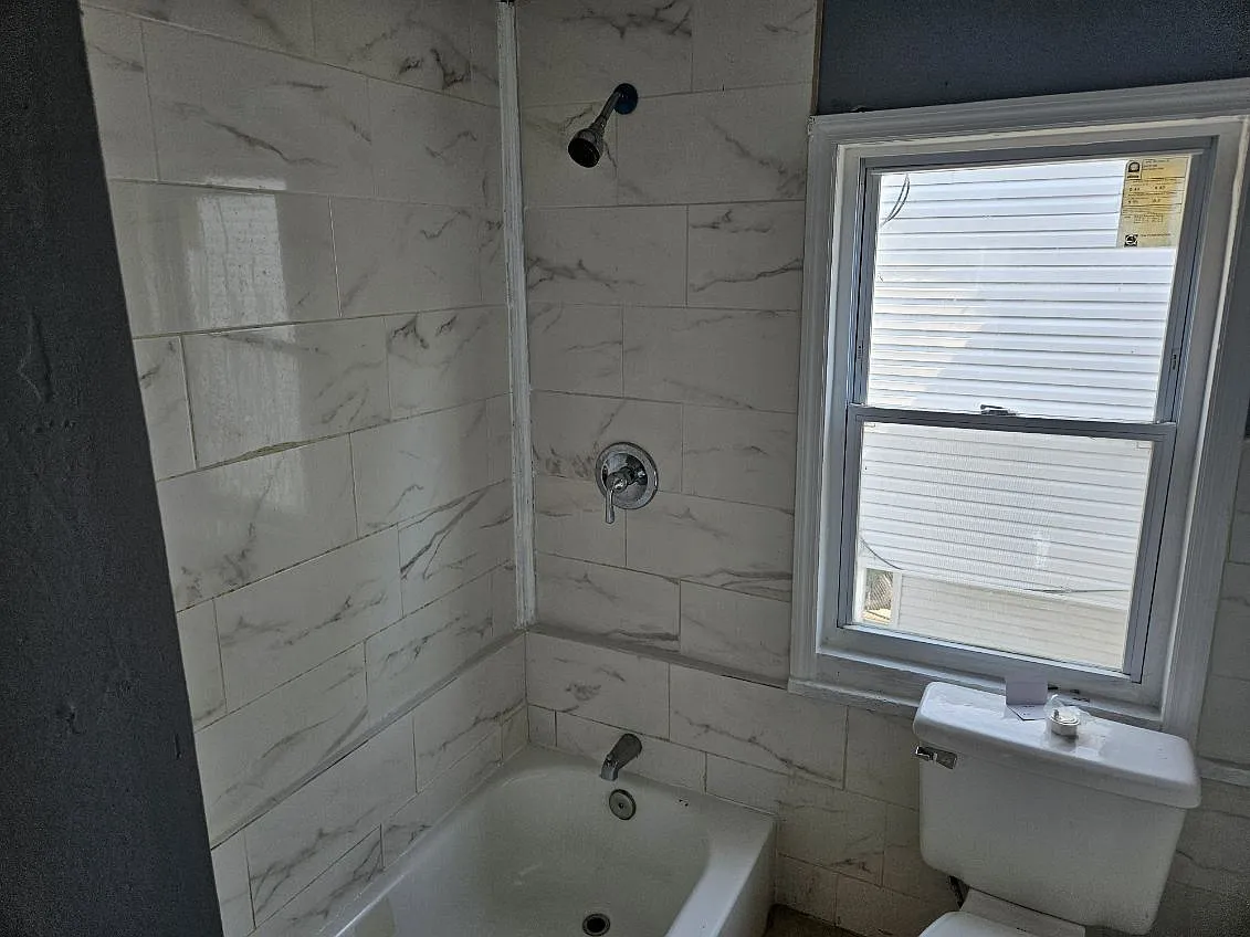 3 bed, $2,300 — Photo 4