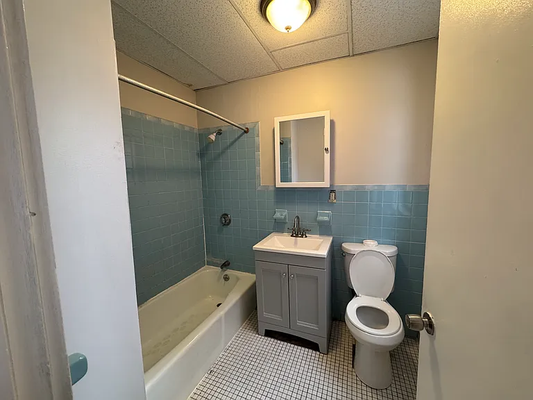 655 Western Ave #8 — Photo 4