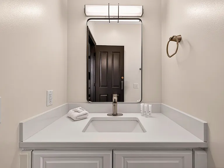 17 W Park Ave #3 — Photo 11
