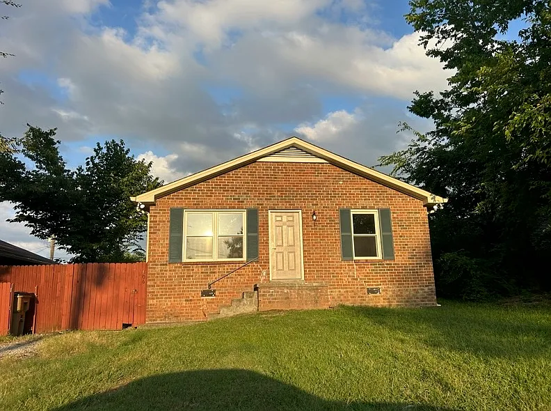 806 Cedarcrest Ave