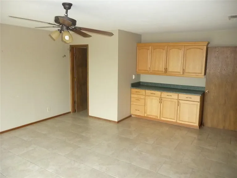 898 Ridgeview Rd — Photo 5