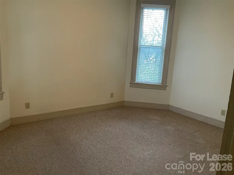 409 N Main St #6 — Photo 11