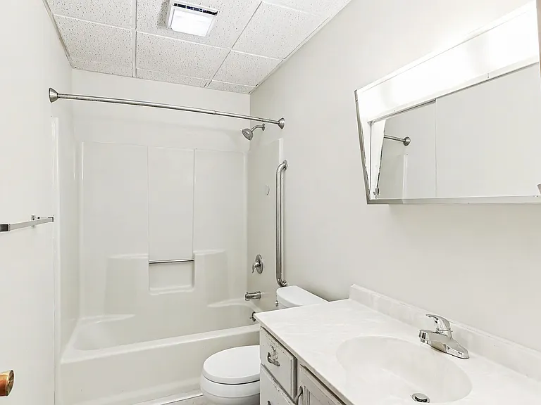 98 Herman Ave — Photo 7