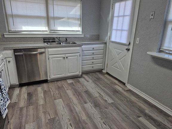 4th image of 2209 NW Smith Ave