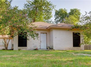 112 E Grove St, Pilot Point, TX 76258