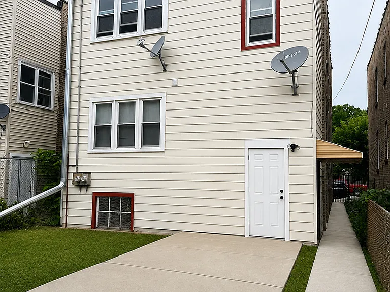 4925 W Henderson St #G — Photo 9