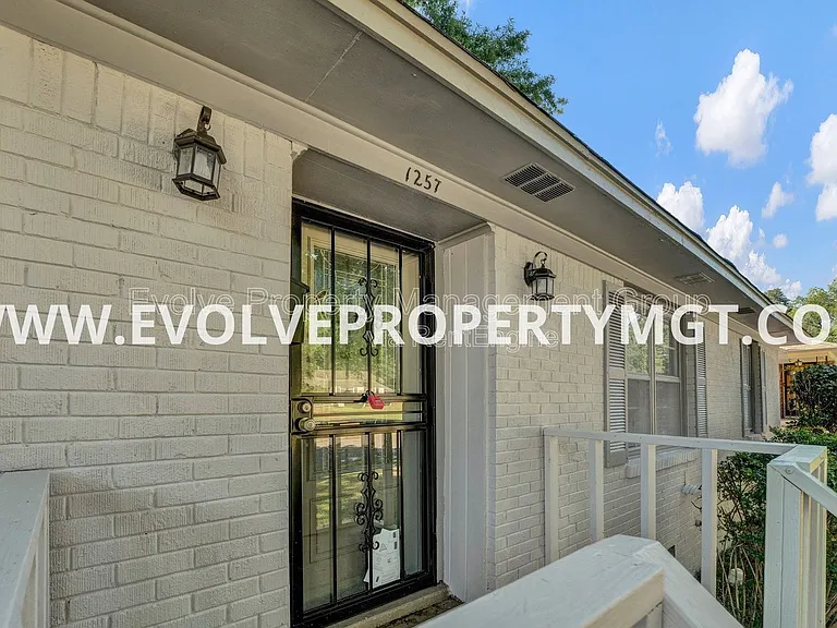 1257 Whitewater Rd — Photo 2